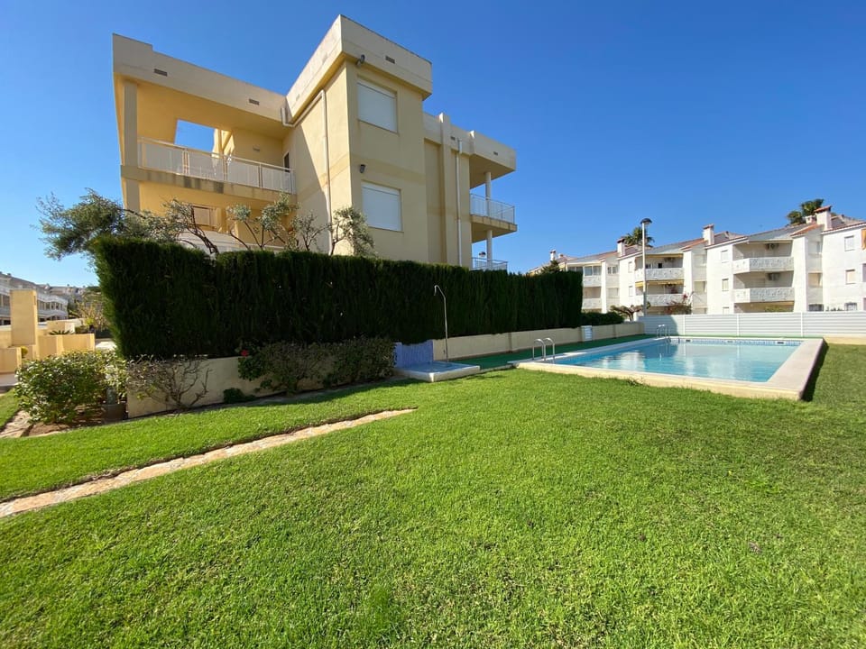 Property building, Garden, Swimming pool