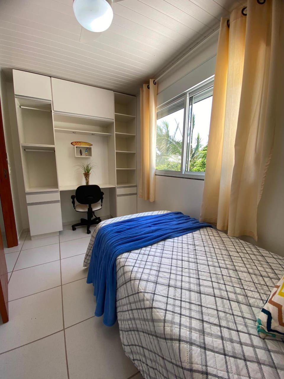 Bed, Photo of the whole room, Bedroom, towels, air conditioner