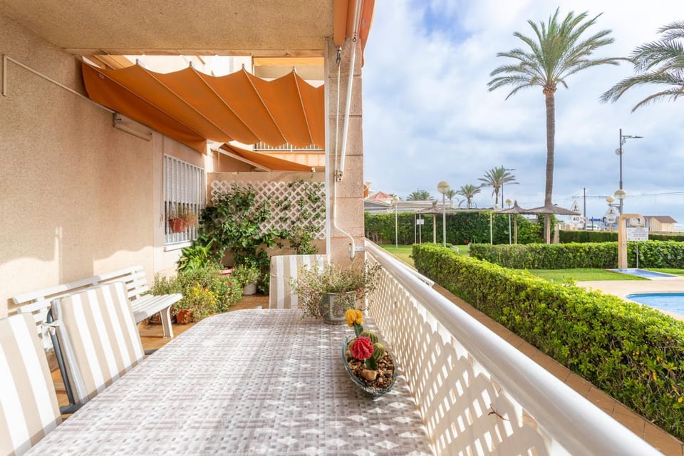 Spacious apartment in El Campello, 120 m², shared pool Apartment in Alicante