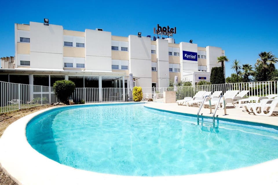 Swimming pool, Swimming pool