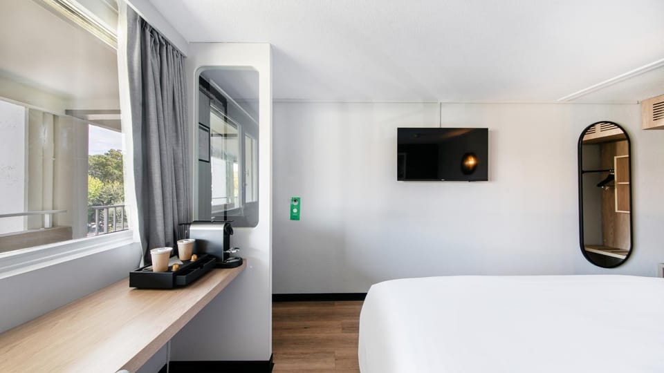 Coffee/tea facilities, Photo of the whole room, Bedroom