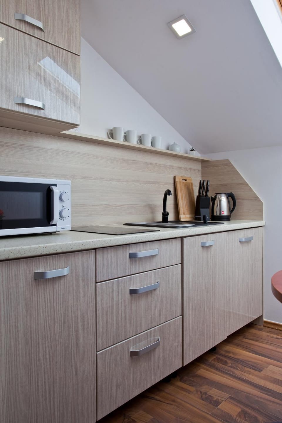 Coffee/tea facilities, Kitchen or kitchenette, Dining area
