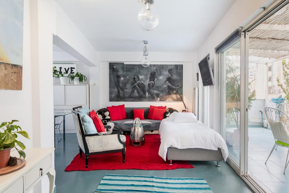 Bed, Living room