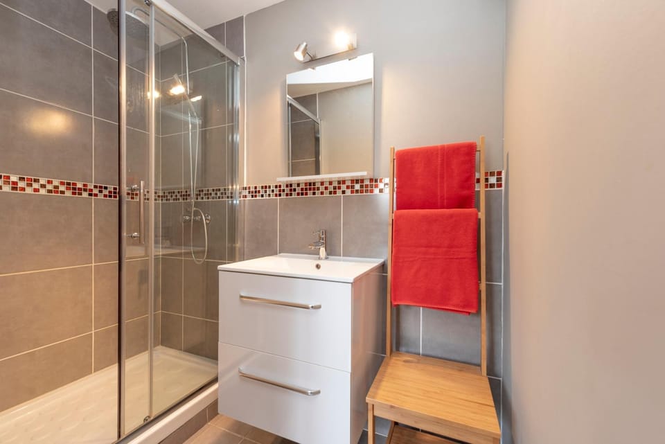 Shower, Bathroom