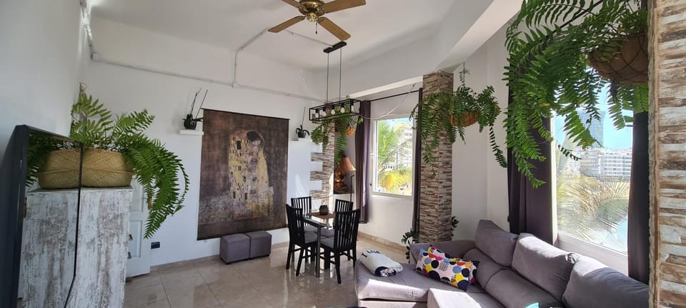 Living room, Dining area, fireplace