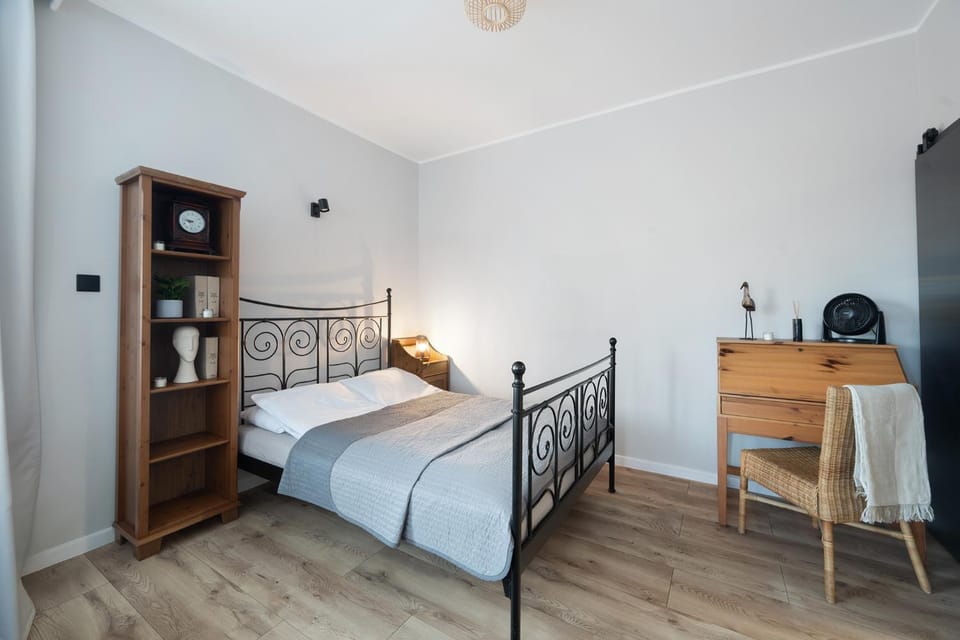 Bed, TV and multimedia, View (from property/room), Living room, Bedroom, City view, River view, Quiet street view, Inner courtyard view, internet