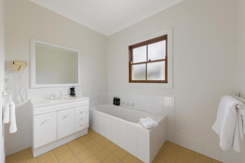 Bathroom, Bath