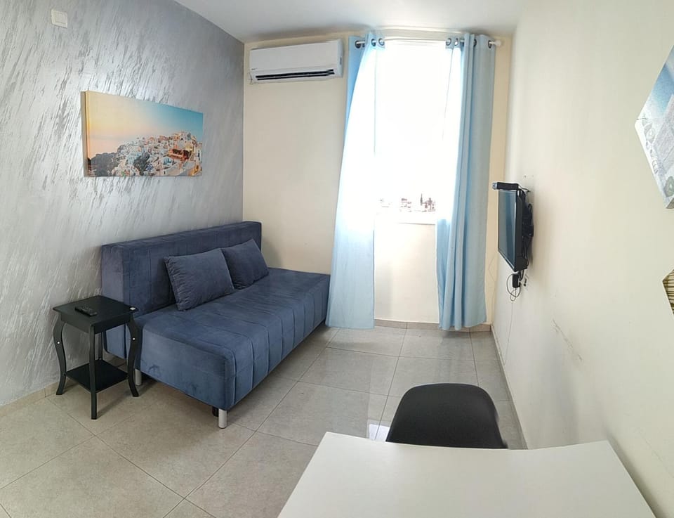 TV and multimedia, Seating area, On site