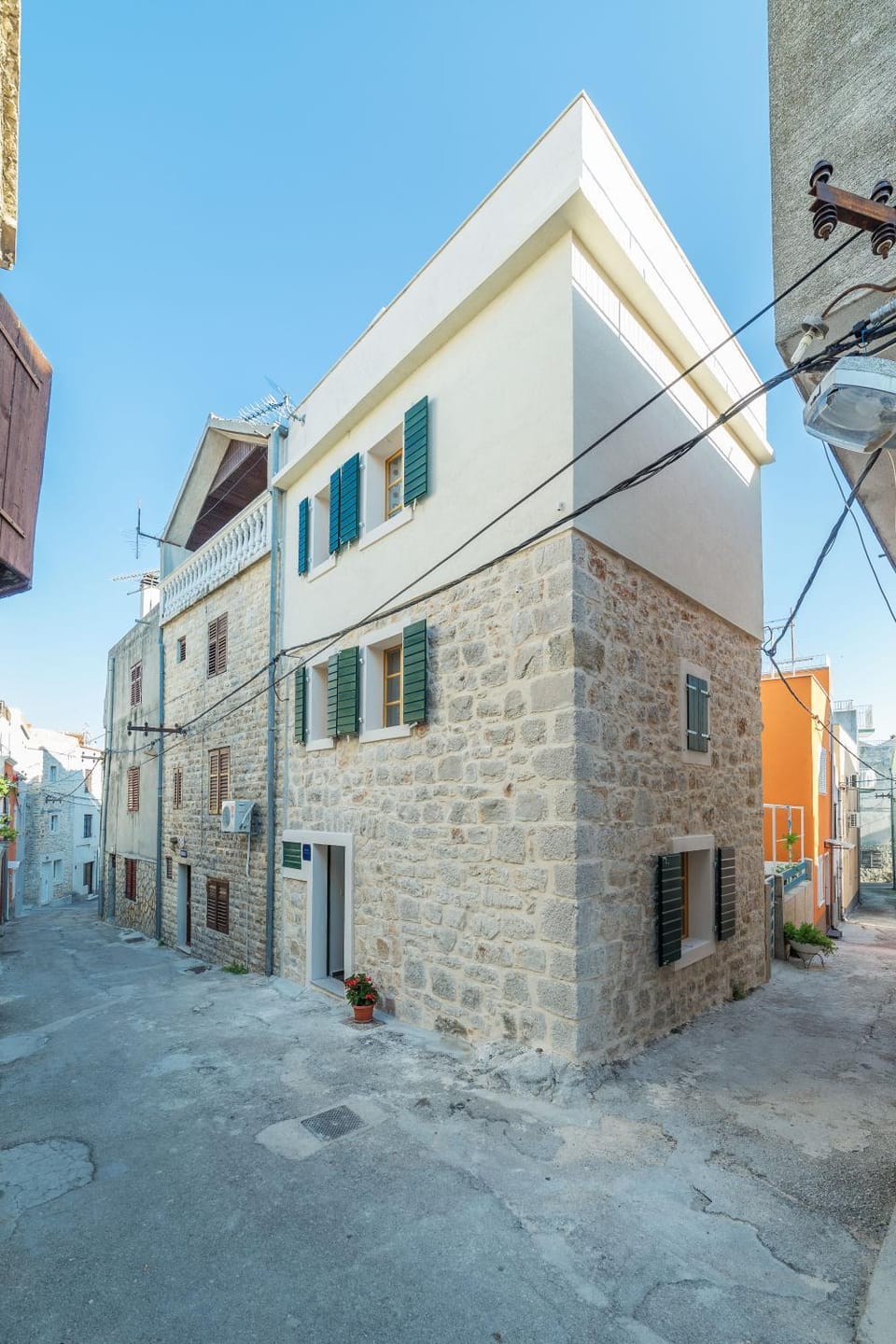 Property building, Neighbourhood, Street view