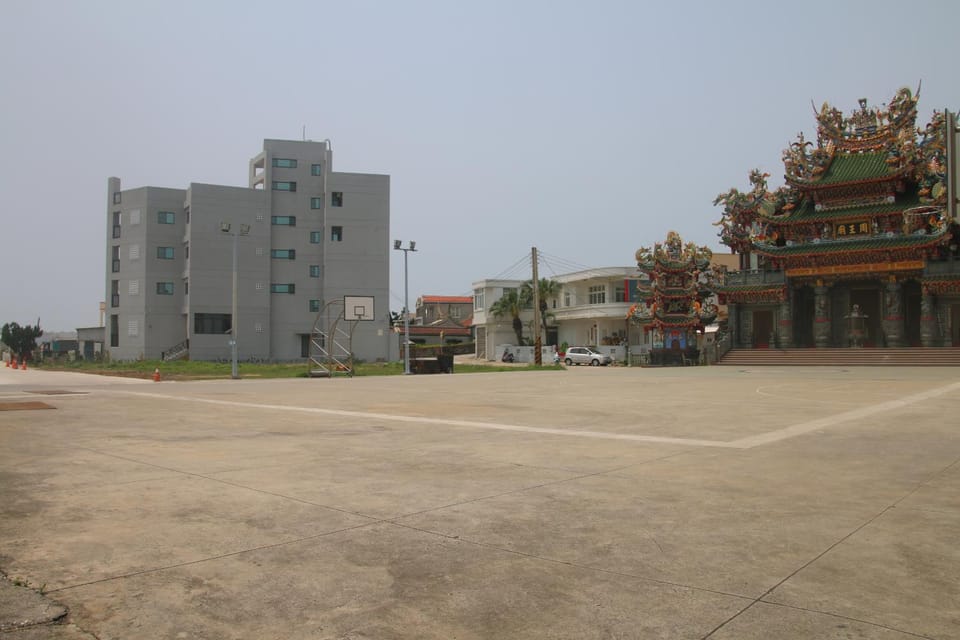 Property building, Nearby landmark, Off site, Neighbourhood