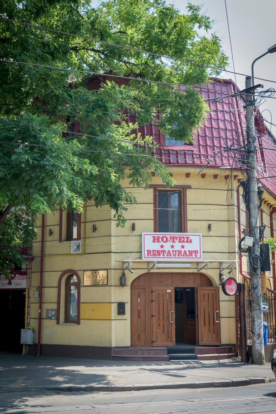 Facade/entrance