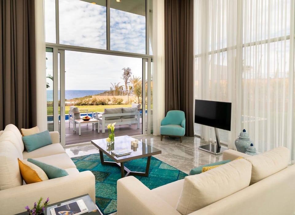 Communal lounge/ TV room, TV and multimedia, Balcony/Terrace, Living room, Seating area