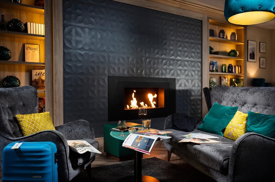 Library, Living room, Lobby or reception, Seating area, flat iron