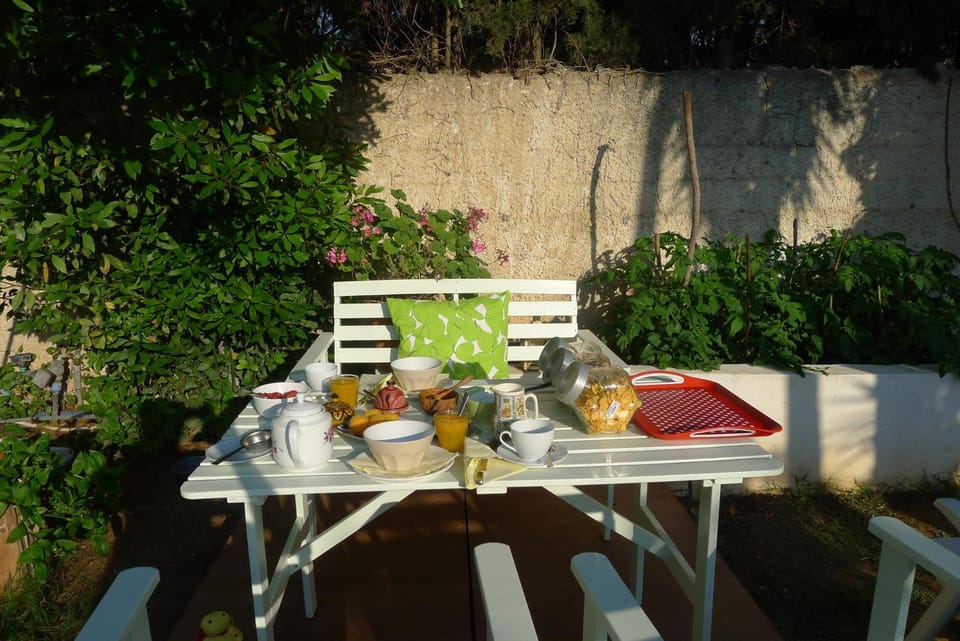 Patio, Food and drinks, Continental breakfast, Buffet breakfast