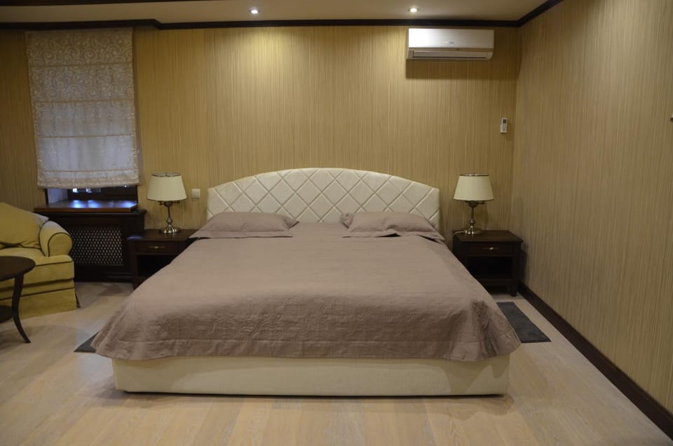 Chumatskiy Shlyah Hotel in Kiev City - Kyiv