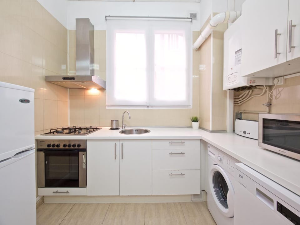 Kitchen or kitchenette, minibar, pet friendly, stove