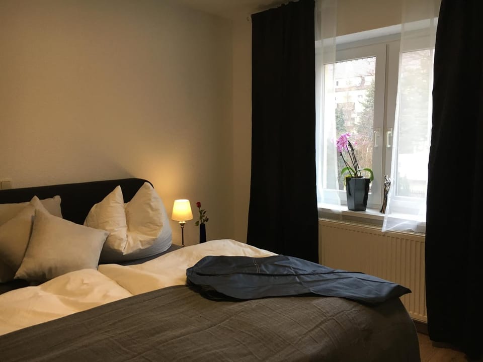 Bed, Photo of the whole room, Decorative detail