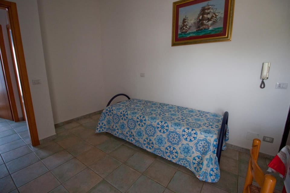Communal lounge/ TV room, Bed