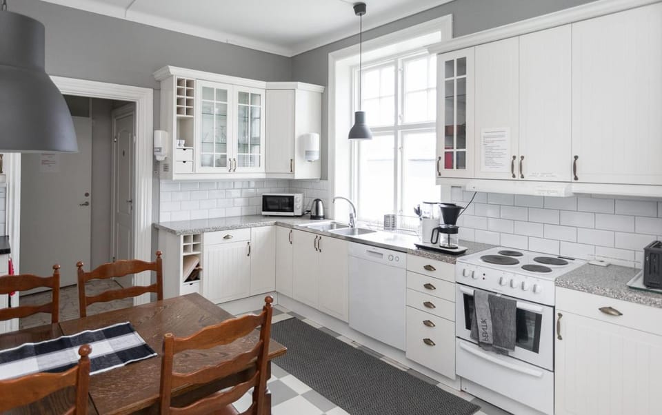 Property building, Dining area, Communal kitchen, kitchen