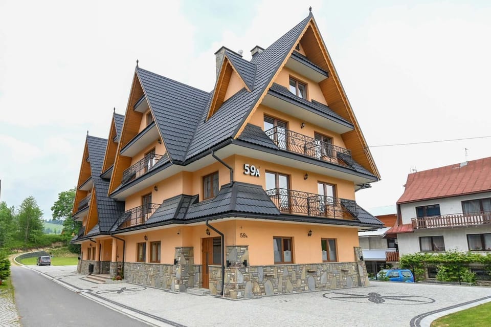 Property building, Day, Neighbourhood