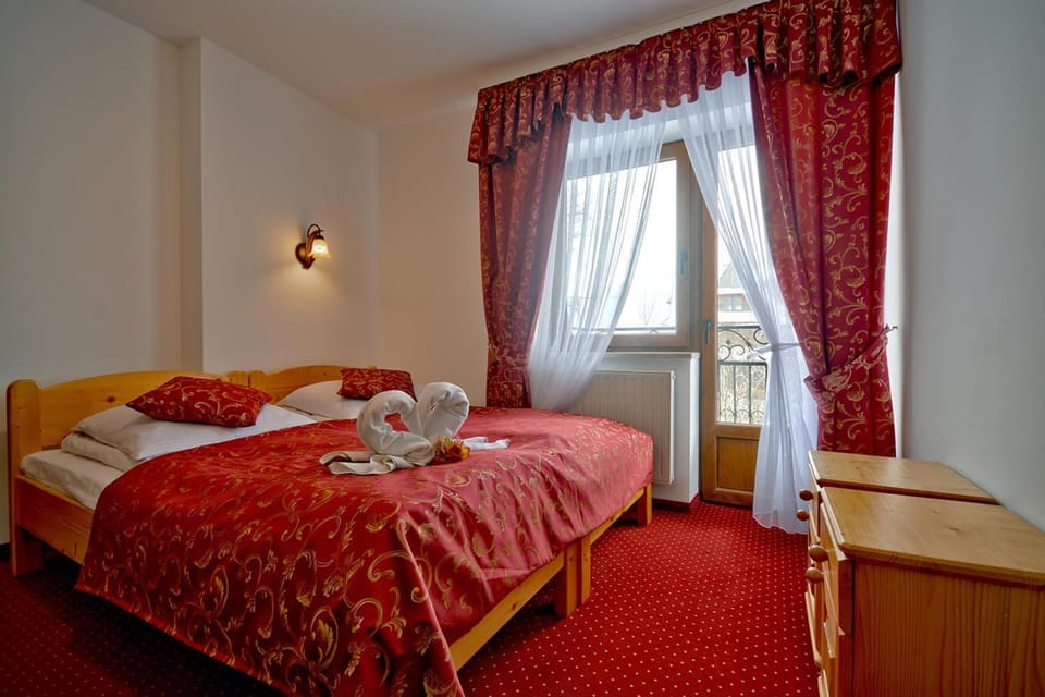 Bed, Balcony/Terrace, Photo of the whole room, Bedroom, towels