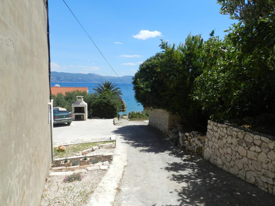 Neighbourhood, BBQ facilities, Street view