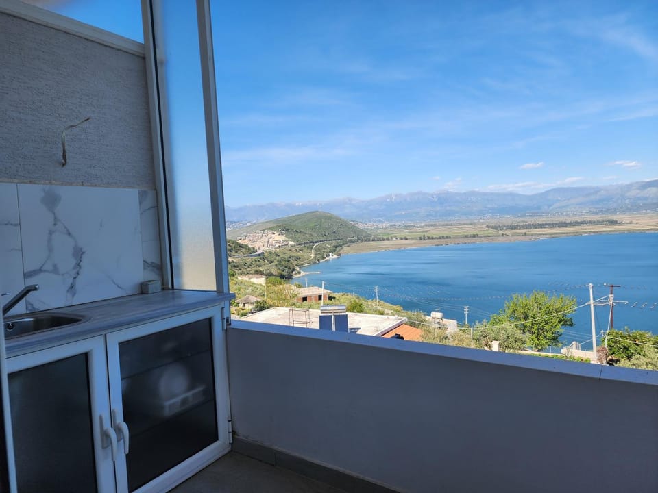 Day, Natural landscape, View (from property/room), Balcony/Terrace, City view, Lake view, Mountain view, River view