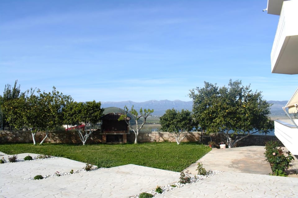 Spring, Day, Natural landscape, Garden, Garden view, Mountain view, Sea view