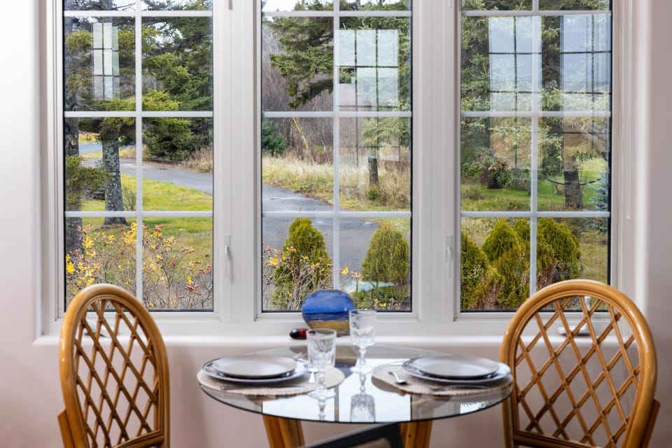 Property building, Restaurant/places to eat
