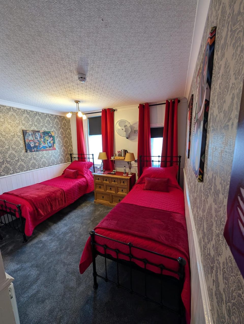 Bed, Photo of the whole room, Bedroom