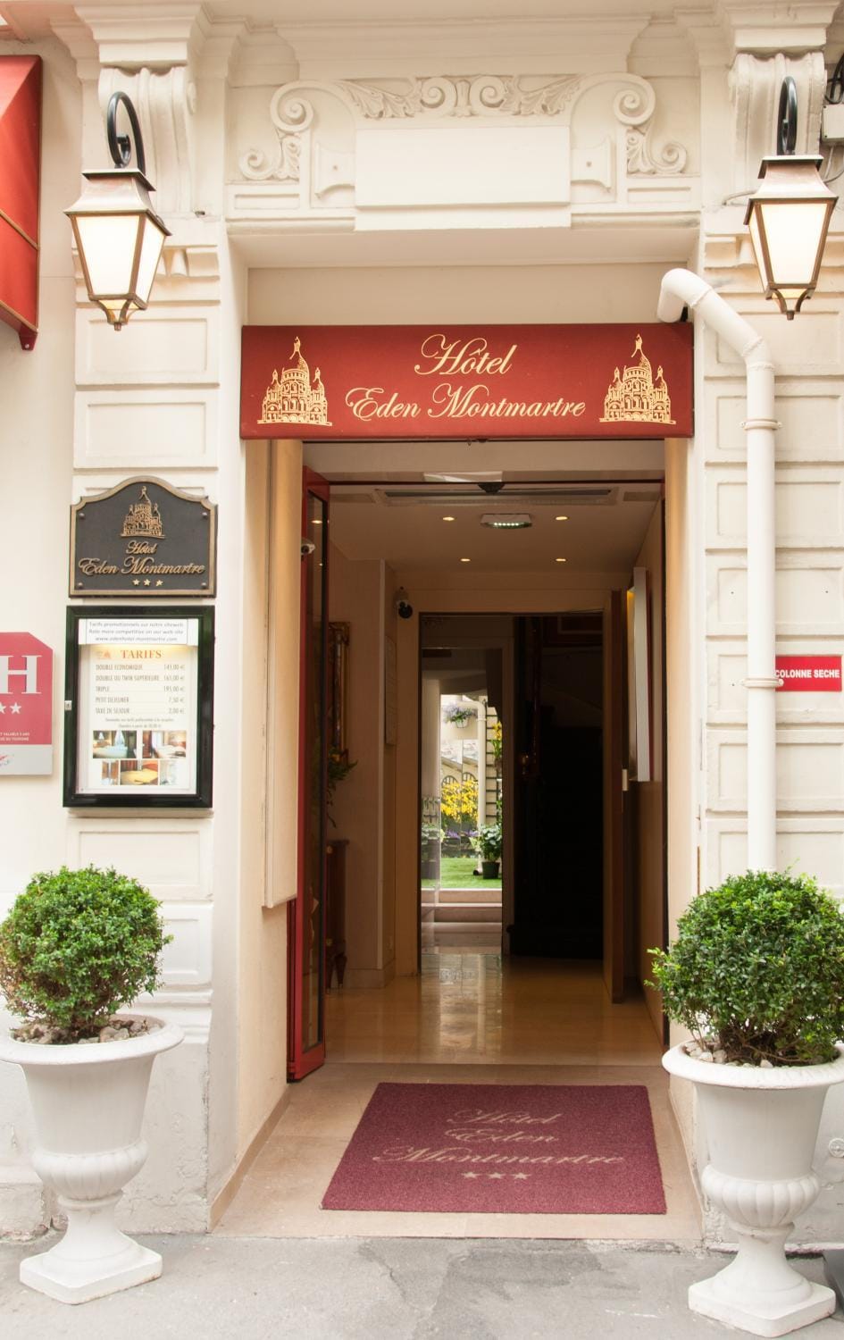 Facade/entrance, Facade/entrance