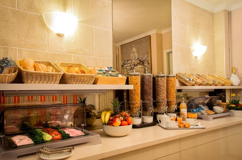 Restaurant/places to eat, Buffet breakfast