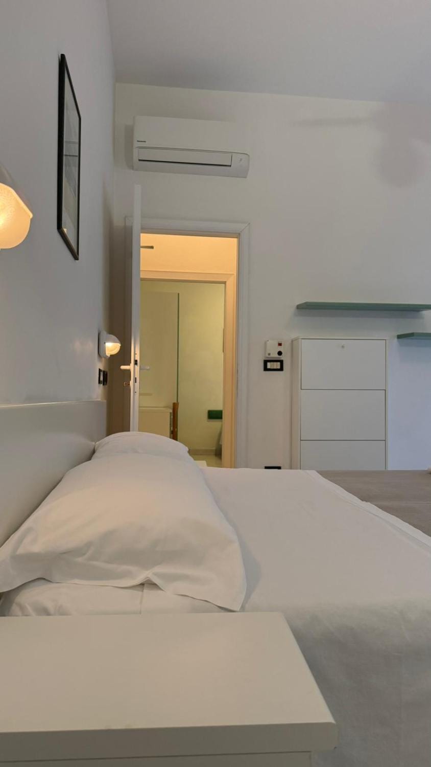 Hotel Ambassador Room Only - Self Check-in Bed and Breakfast in Cattolica