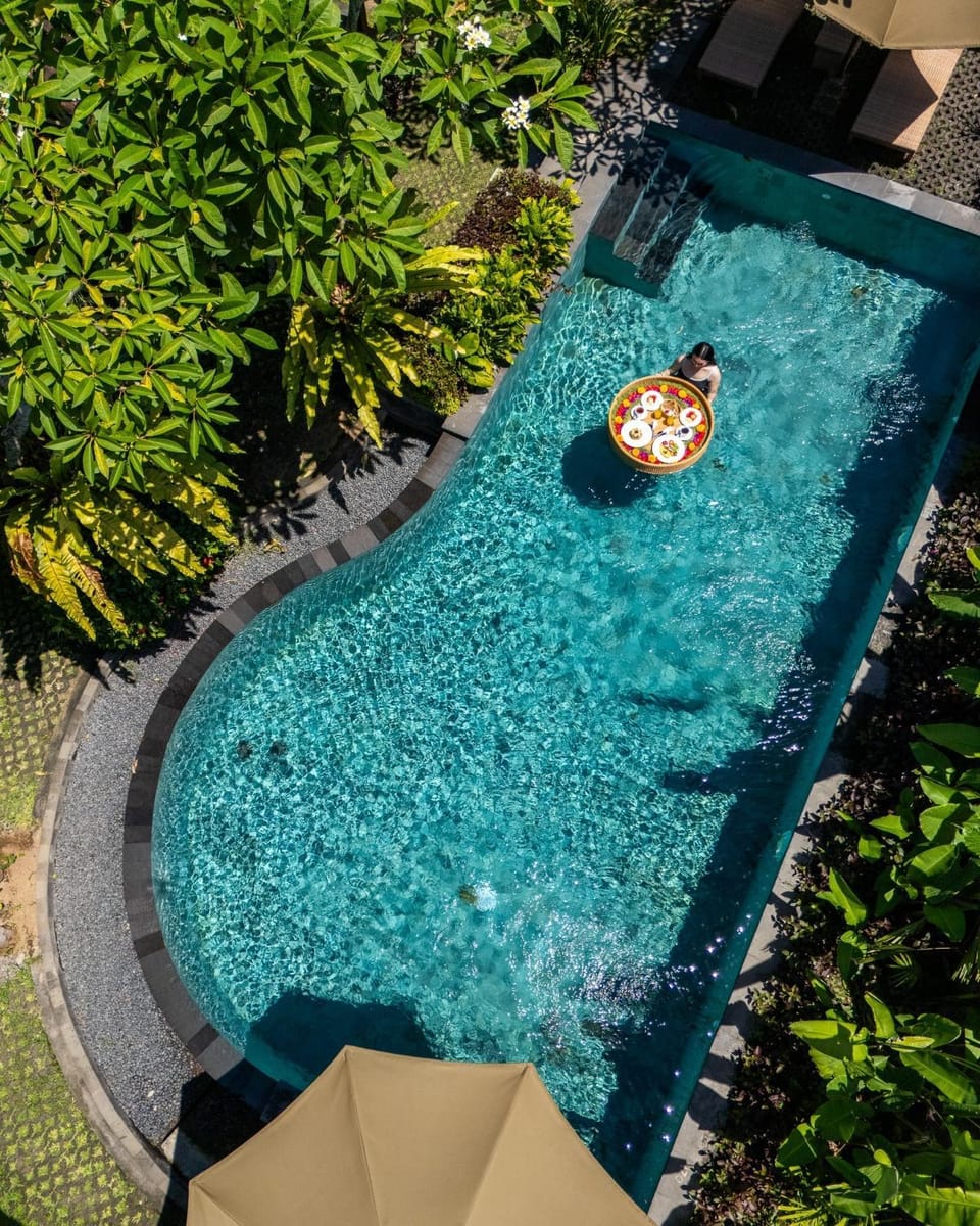 Pool view, Swimming pool