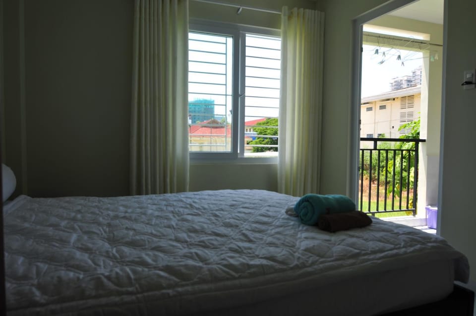 Bed, Neighbourhood, Natural landscape