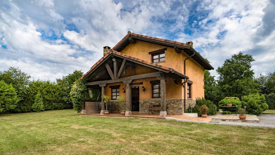 Property building, Facade/entrance, Garden