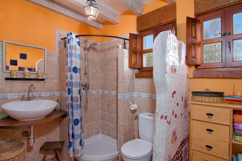 Shower, Toilet, Bathroom