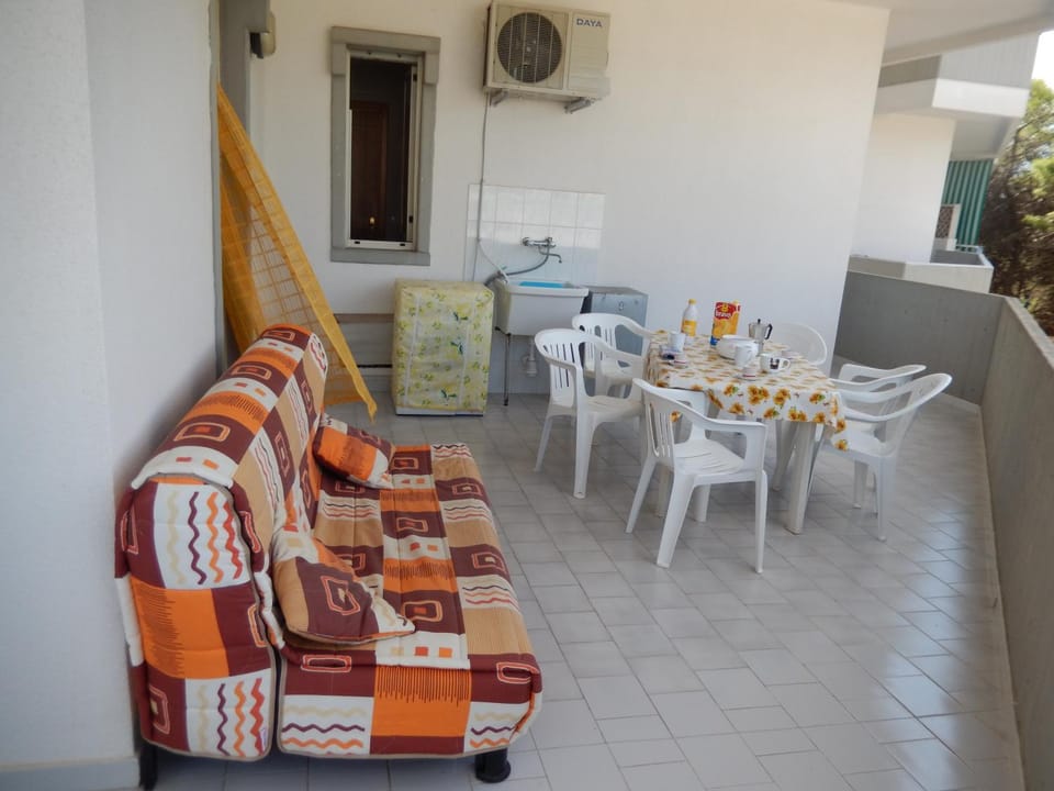 Balcony/Terrace, Sea view, Street view