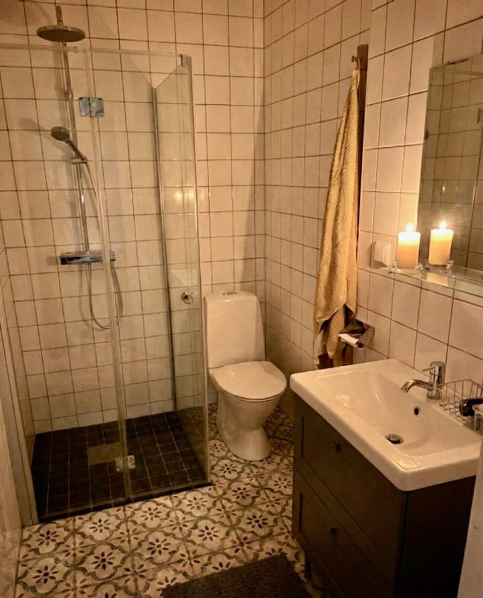 Toilet, Bathroom