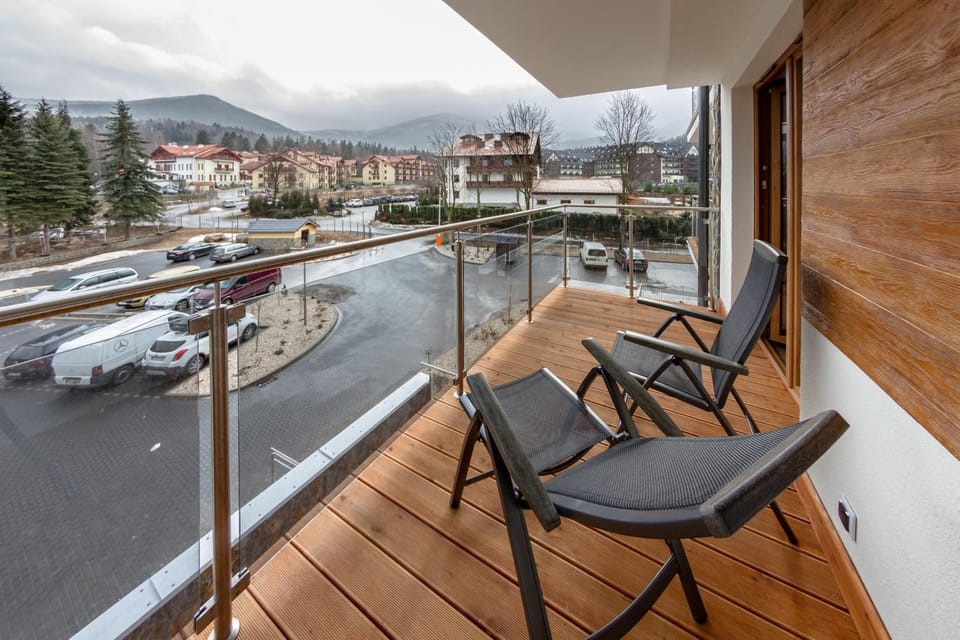 Restaurant/places to eat, Off site, Natural landscape, Children play ground, Fishing, Ski School, Skiing, Balcony/Terrace, Fitness centre/facilities, Aqua park, Tennis court, Hiking, Cycling, Evening entertainment, Mountain view, Supermarket/grocery shop, Shopping Area, Swimming pool, Entertainment