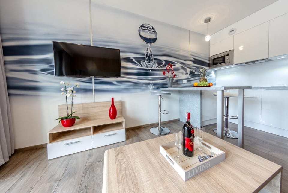 TV and multimedia, Coffee/tea facilities, Balcony/Terrace, Kitchen or kitchenette, Living room, Photo of the whole room, Seating area, Dining area, Mountain view, Non alcoholic drinks