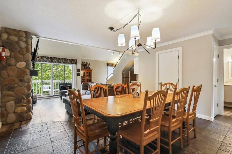 Whiffletree Condo Unit D8 House in Mendon