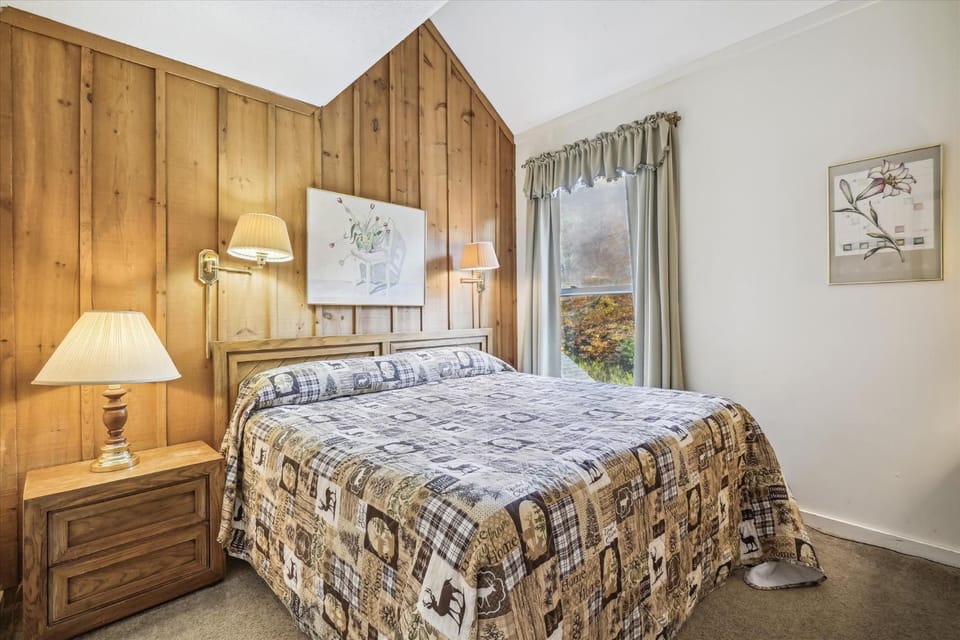 Whiffletree Condo Unit G8 House in Mendon