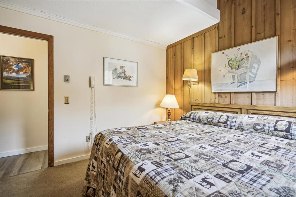 Whiffletree Condo Unit G8 House in Mendon