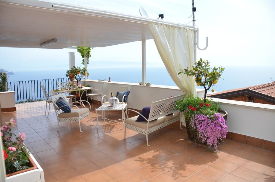 Balcony/Terrace, Seating area, Sea view