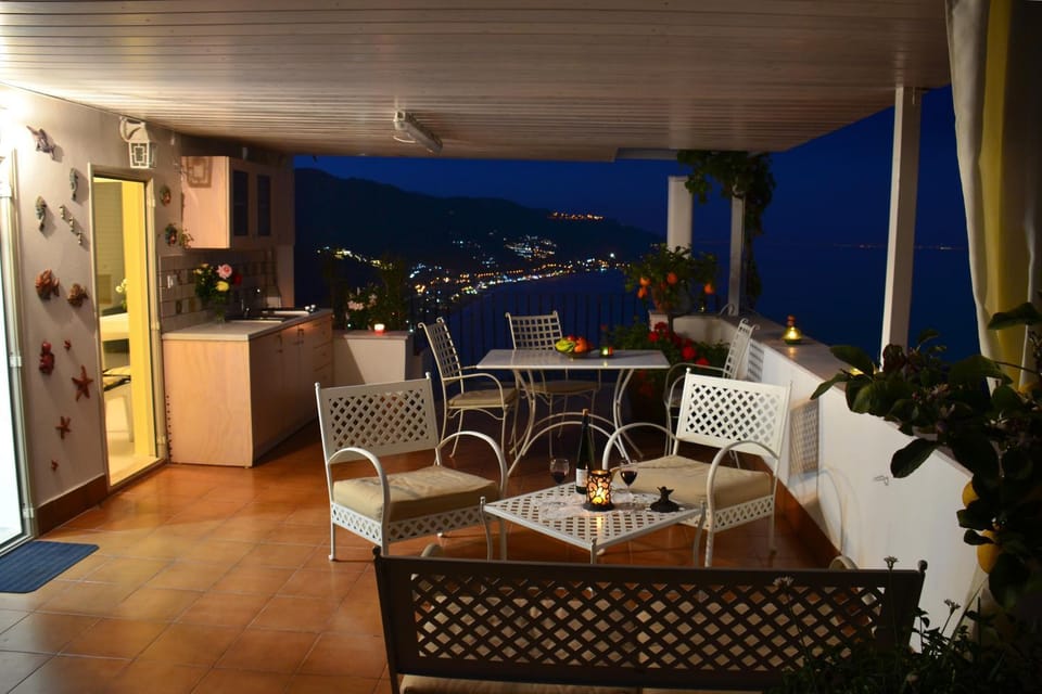 Balcony/Terrace, Seating area, Dining area