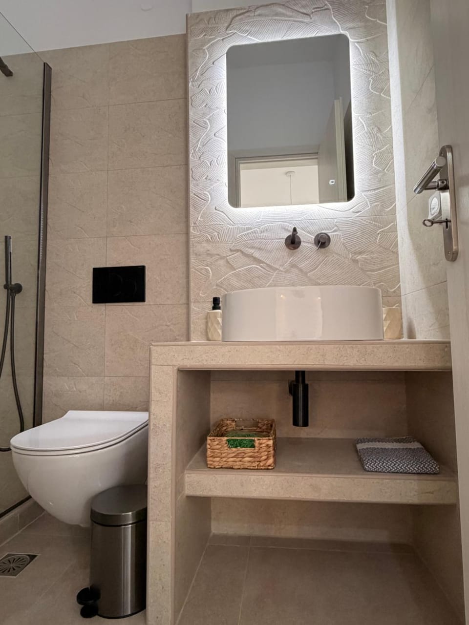 Theodora Rooms Apartment in Milos