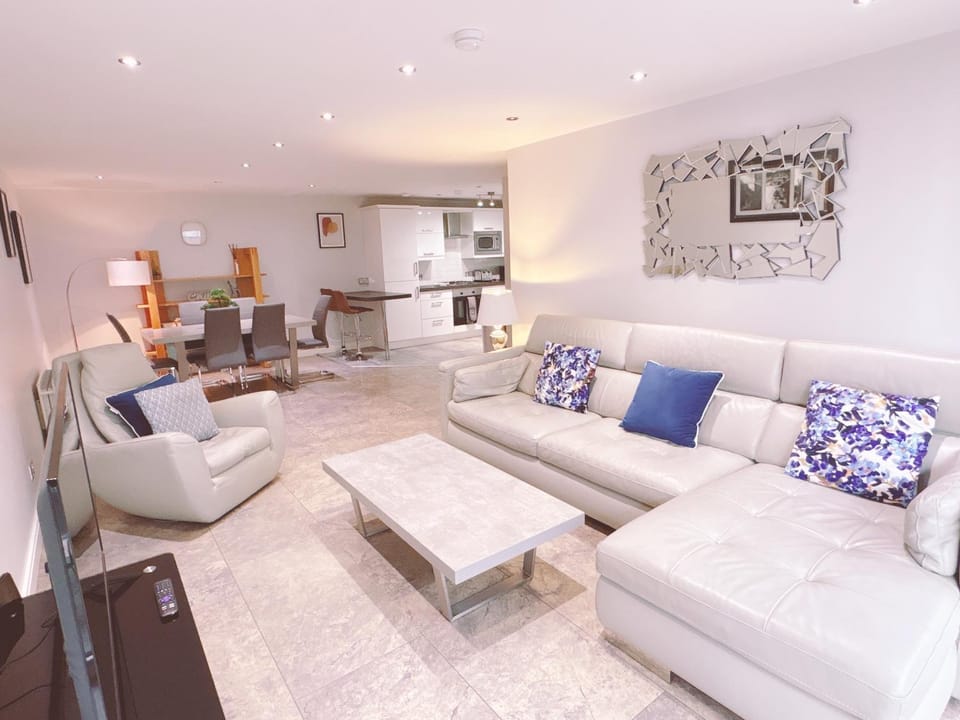 Central City Apartment - Free Parking Apartment in Belfast