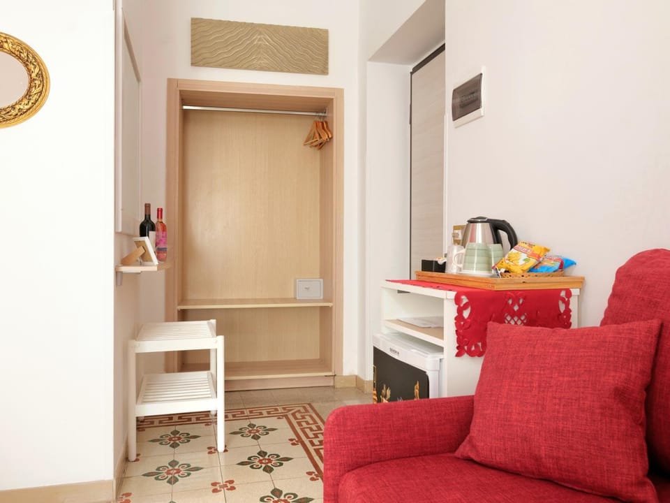 Living room, Quiet street view