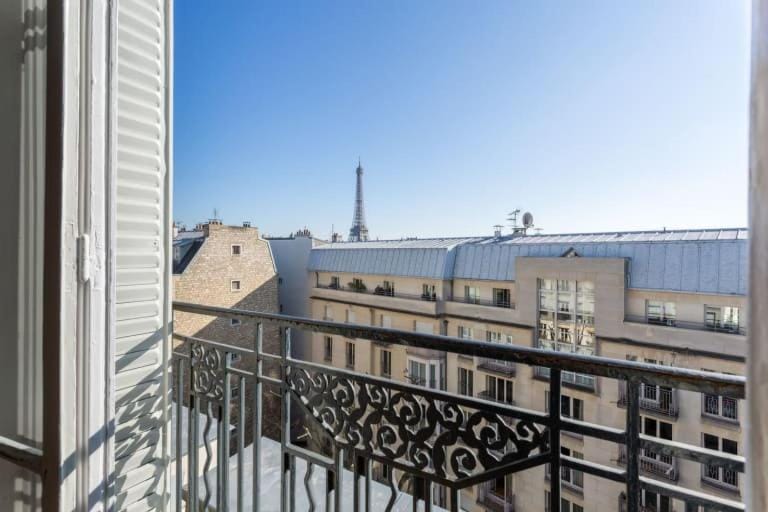 GuestReady - Designer Apartment - Eiffel Tower View! Apartment in Paris